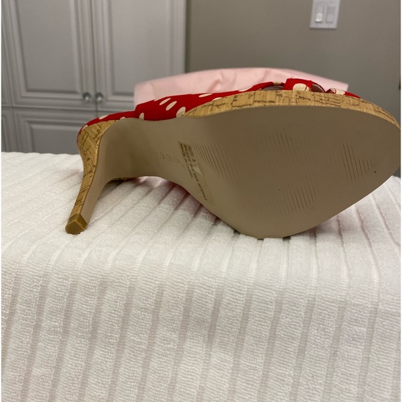 NWOBox Size 8 Wild Diva Platform Open Toed and Ankle Strap - Picture 8 of 9